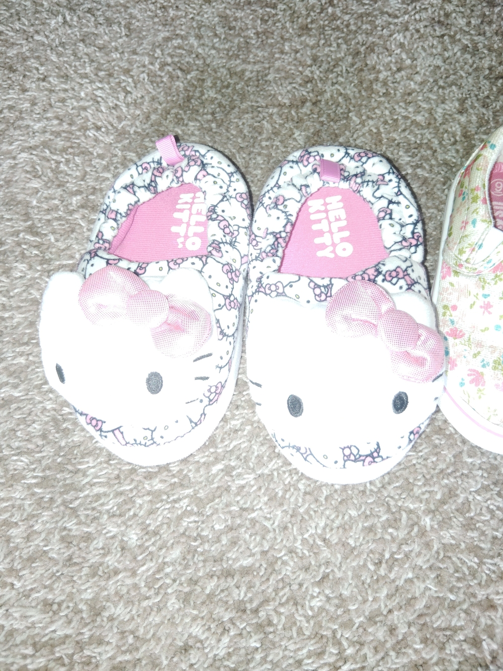 Kids Shoe Bundle 9c - Picture 2 of 6